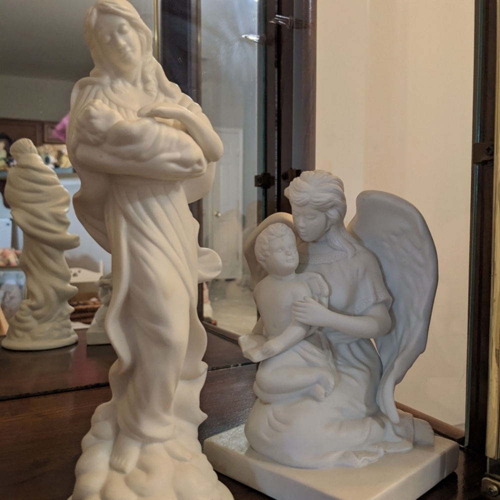 Teleflora White Ceramic Angel Mother Statues